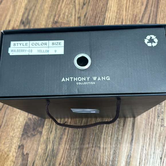 Brand NEW Anthony Wang, Size 9, Yellow - Picture 4 of 4
